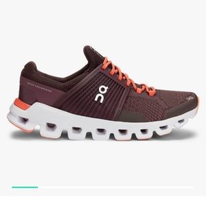 On Cloud Running Sneaker US 7.5